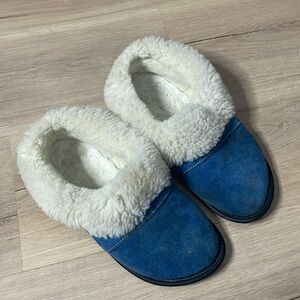 Garneau Lazybone Sheepskin‎ Made in Canada Slippers. Size 7.5-8.5. GUC.